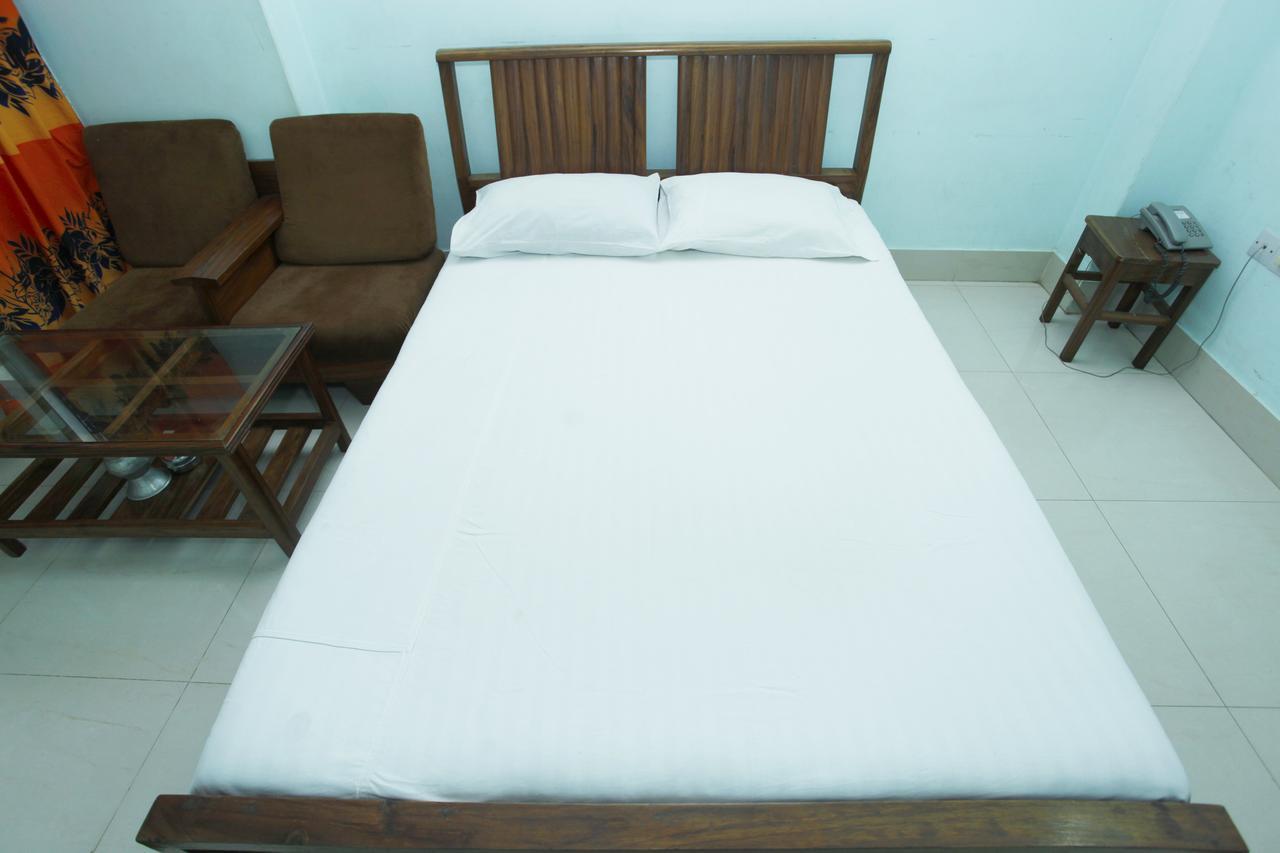 Hotel Star Park Dakhin Kattali Rum bild